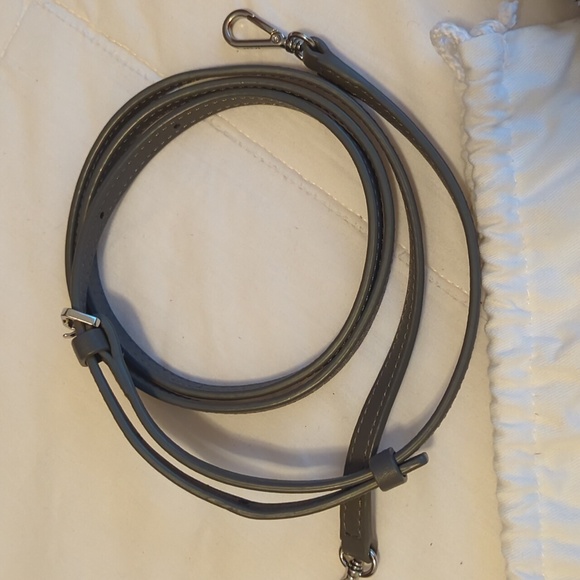 100% Authentic MCM Klara Crossbody - Picture 4 of 13